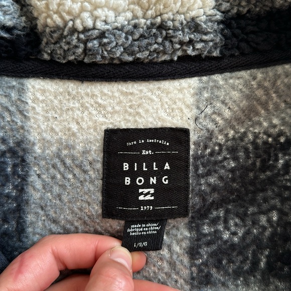 billabong jacket - Picture 3 of 4